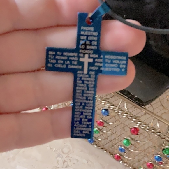 UNISEX VINTAGE LEATHER CHAIN BLUE CROSS/RAINBOW CROSS ITALIAN PRAYER - Picture 3 of 7